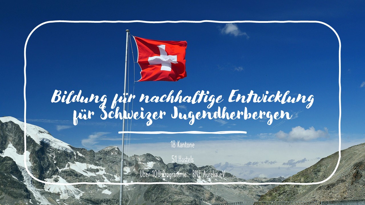Berge mit Flagge der Schweiz